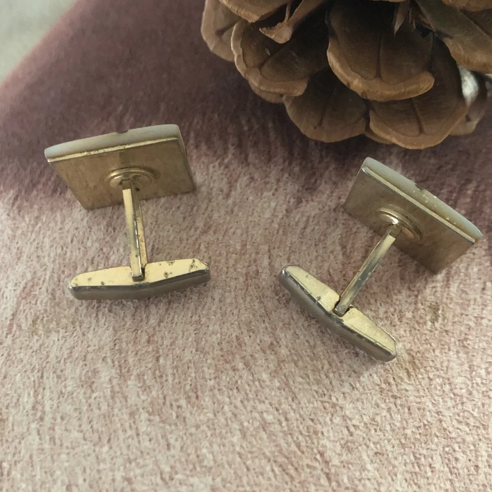 Vintage men’s square mother of pearl cuff links